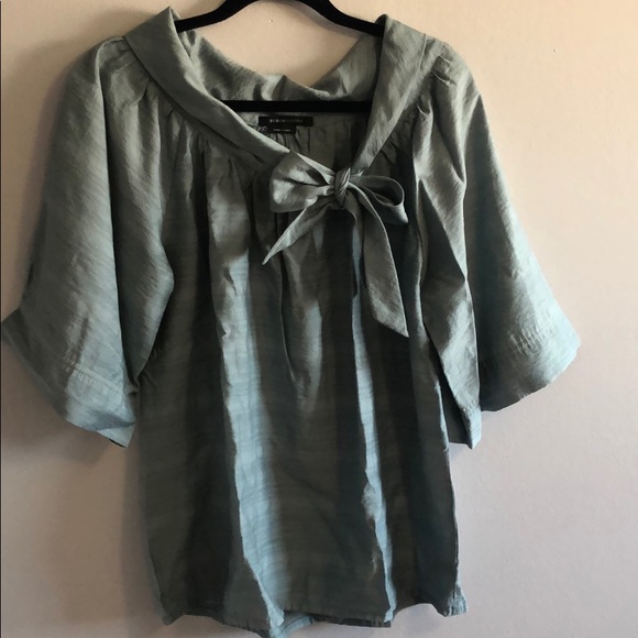 BCBGMaxAzria Top with Bow EUC - Picture 2 of 5